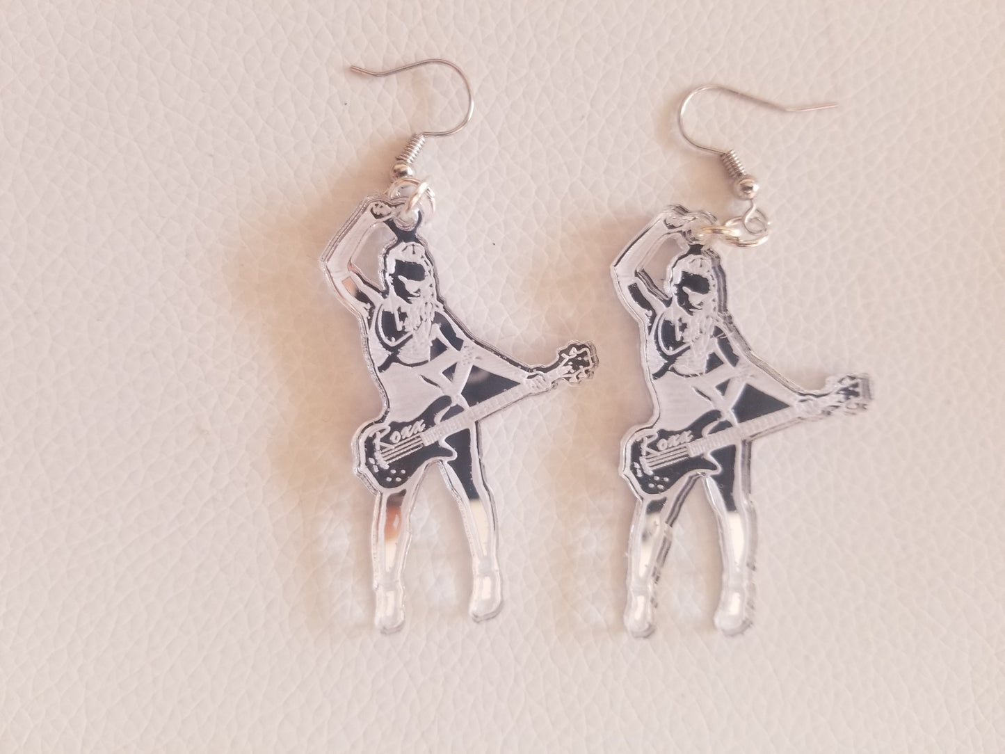 SILVER ROXX STAR EARRINGS